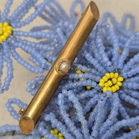 rør-med-perle-i-midten-nål-vintagebroche